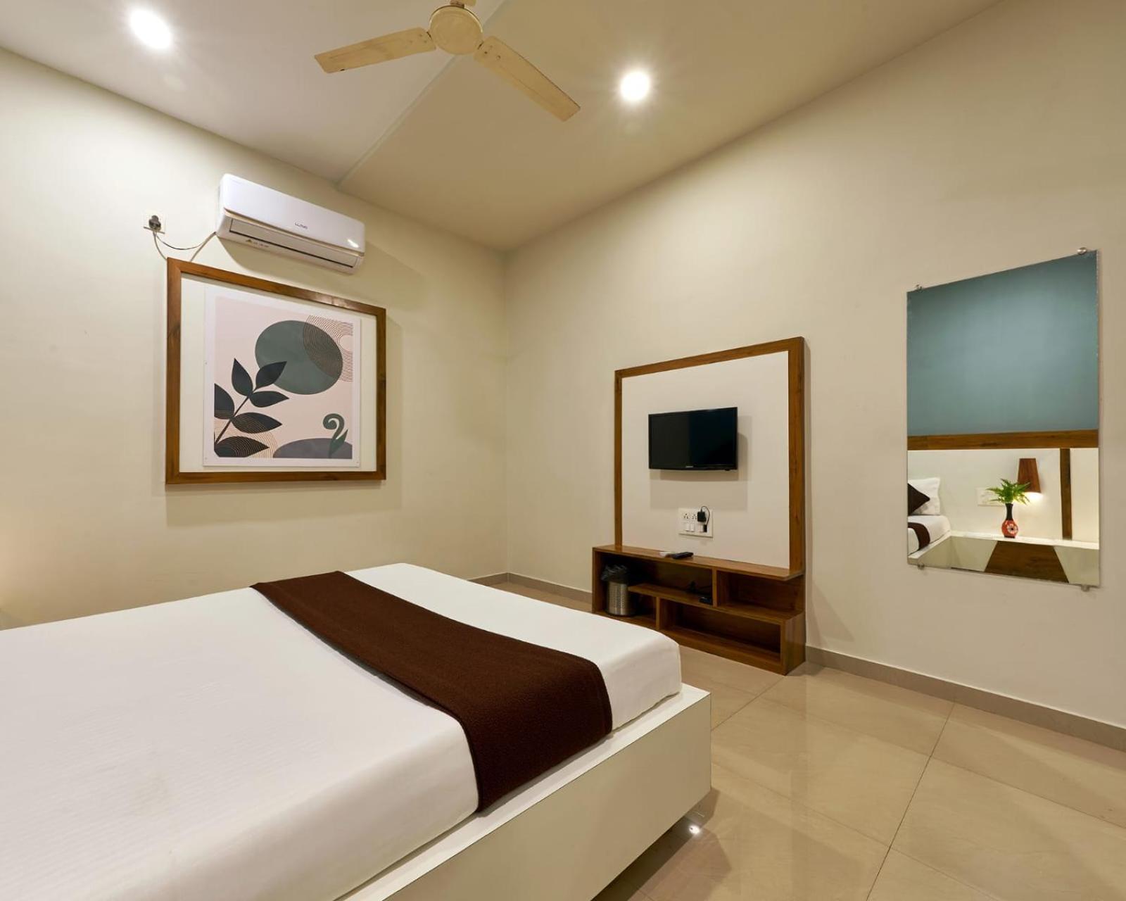 Serenity Resort Panhāla Buitenkant foto