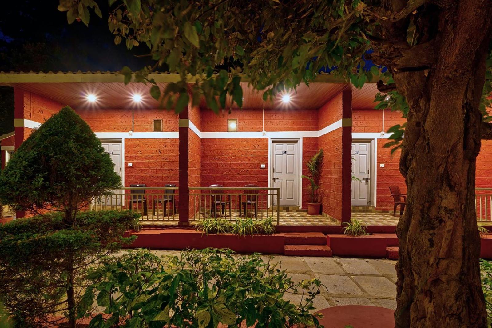 Serenity Resort Panhāla Buitenkant foto