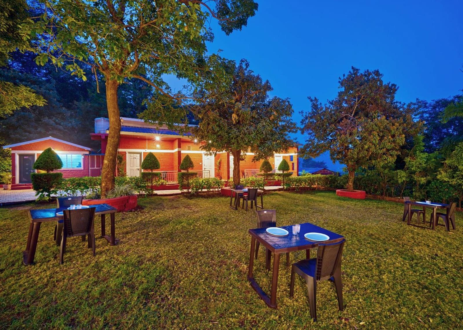 Serenity Resort Panhāla Buitenkant foto