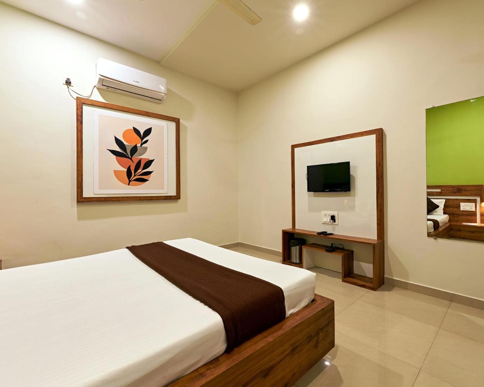 Serenity Resort Panhāla Buitenkant foto